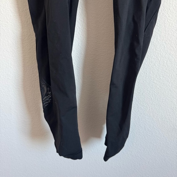 Lululemon Seek The Heat Crop in Black Size: 2 - Picture 8 of 13